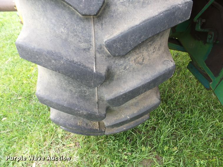 image for item J8637 1976 John Deere 4630 tractor