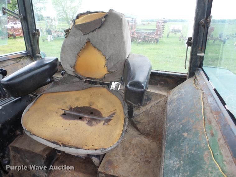 image for item J8637 1976 John Deere 4630 tractor