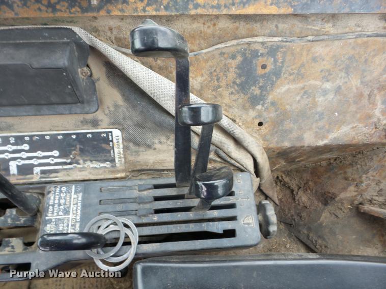 image for item J8637 1976 John Deere 4630 tractor