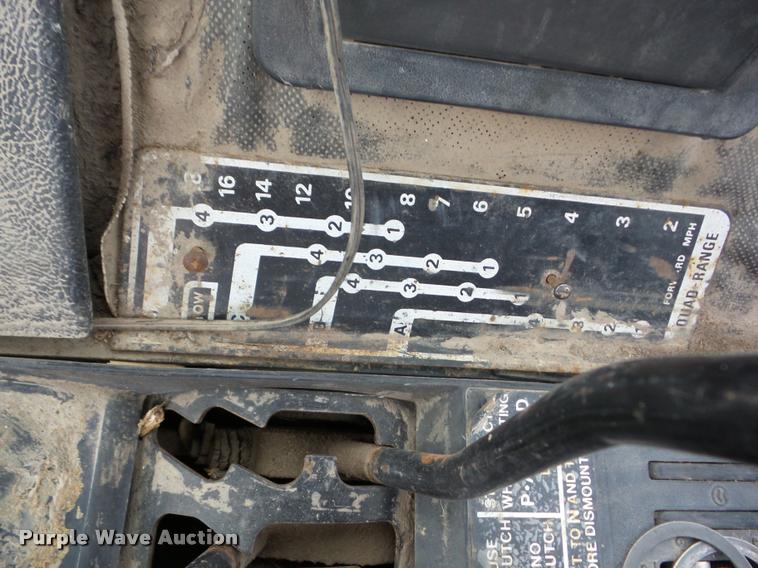 image for item J8637 1976 John Deere 4630 tractor