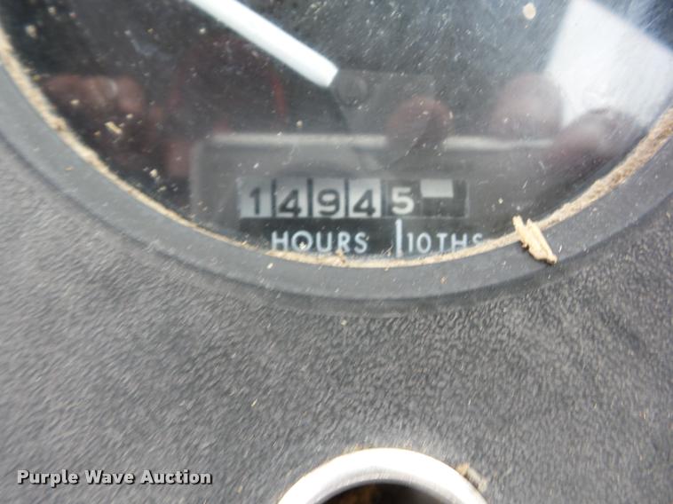 image for item J8637 1976 John Deere 4630 tractor