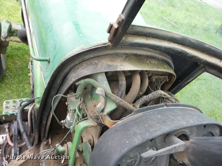 image for item J8637 1976 John Deere 4630 tractor