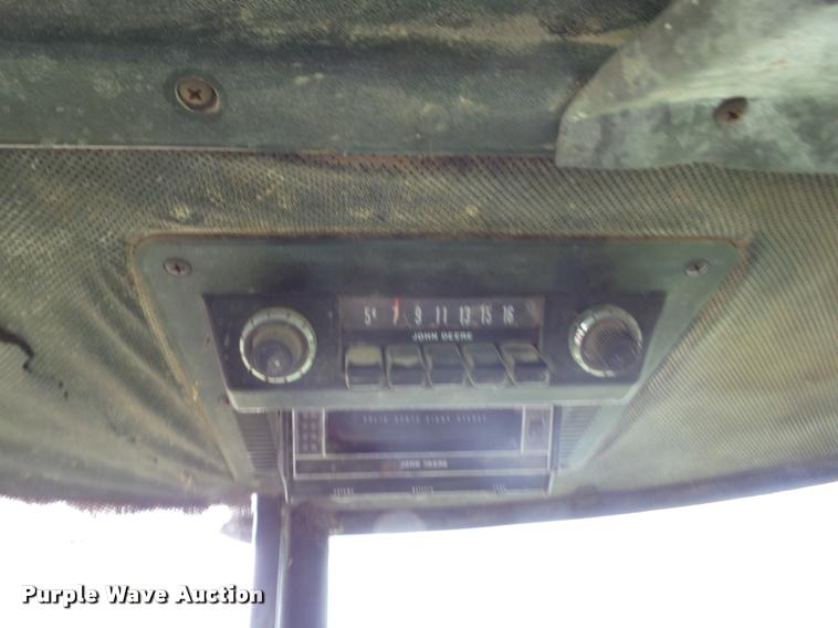 image for item J8637 1976 John Deere 4630 tractor