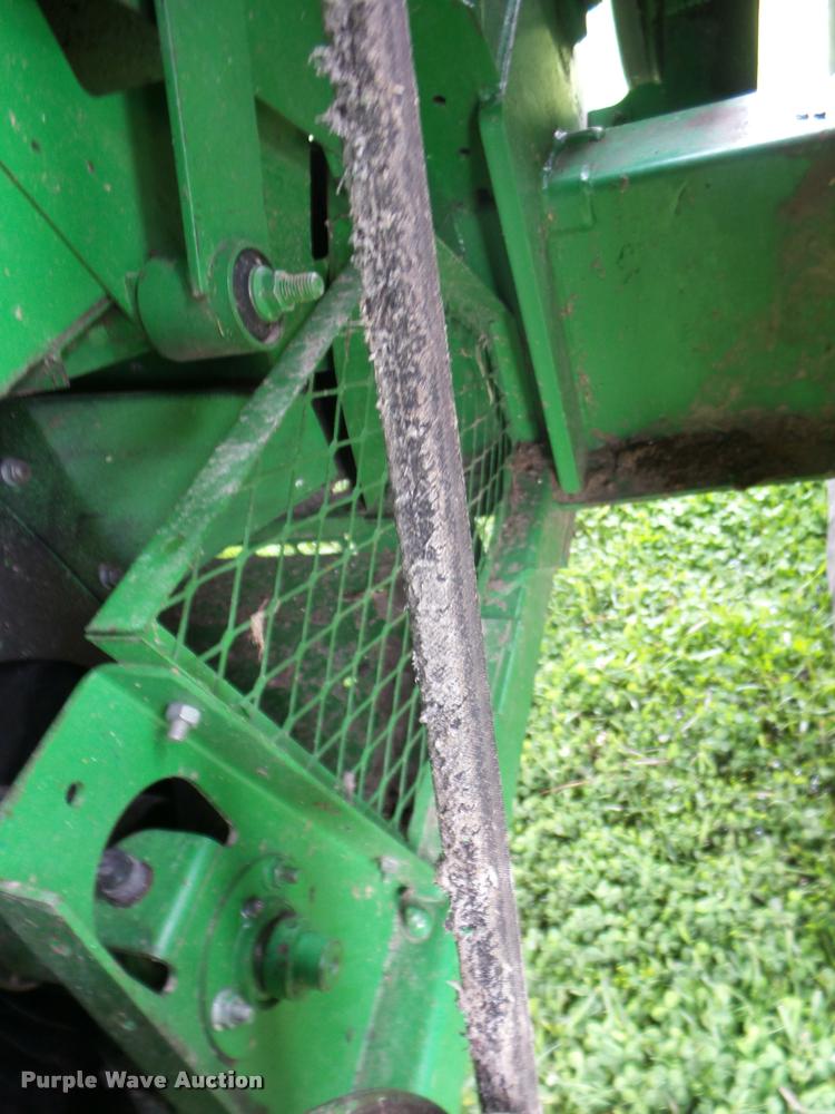 image for item J8638 1990 John Deere 9600 combine