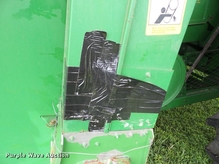 image for item J8638 1990 John Deere 9600 combine