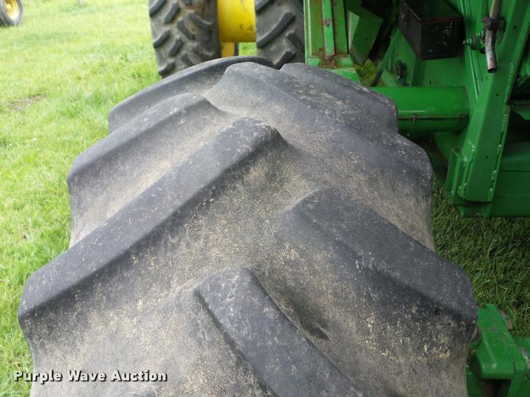 image for item J8638 1990 John Deere 9600 combine