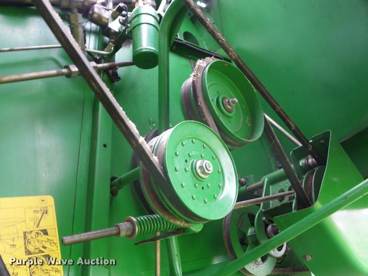 image for item J8638 1990 John Deere 9600 combine