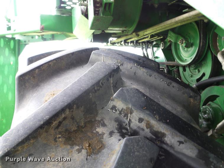 image for item J8638 1990 John Deere 9600 combine