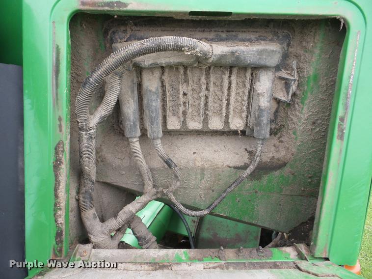 image for item J8638 1990 John Deere 9600 combine