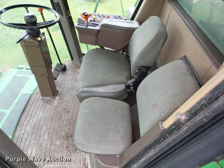 image for item J8638 1990 John Deere 9600 combine