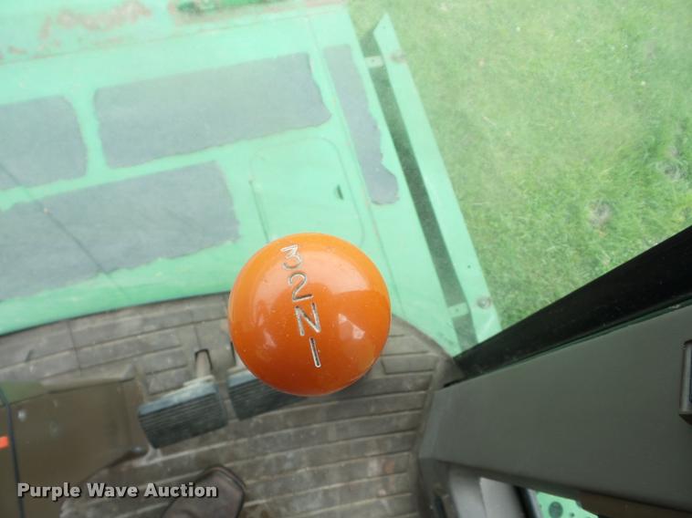 image for item J8638 1990 John Deere 9600 combine