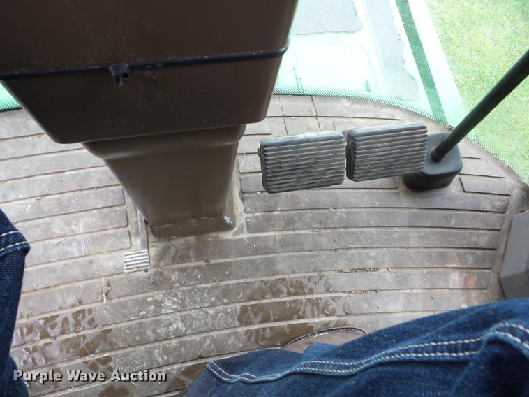 image for item J8638 1990 John Deere 9600 combine