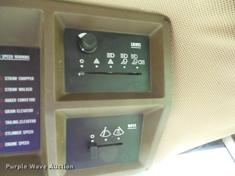 image for item J8638 1990 John Deere 9600 combine