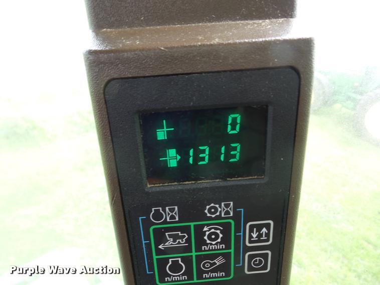 image for item J8638 1990 John Deere 9600 combine