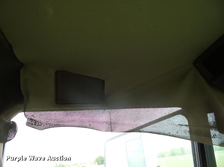 image for item J8638 1990 John Deere 9600 combine