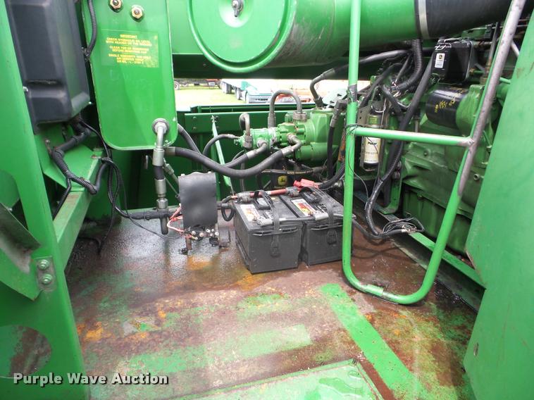 image for item J8638 1990 John Deere 9600 combine