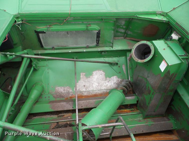 image for item J8638 1990 John Deere 9600 combine