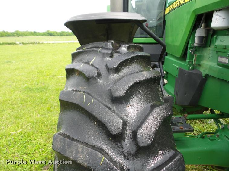 image for item J8639 1997 John Deere 8100 MFWD tractor