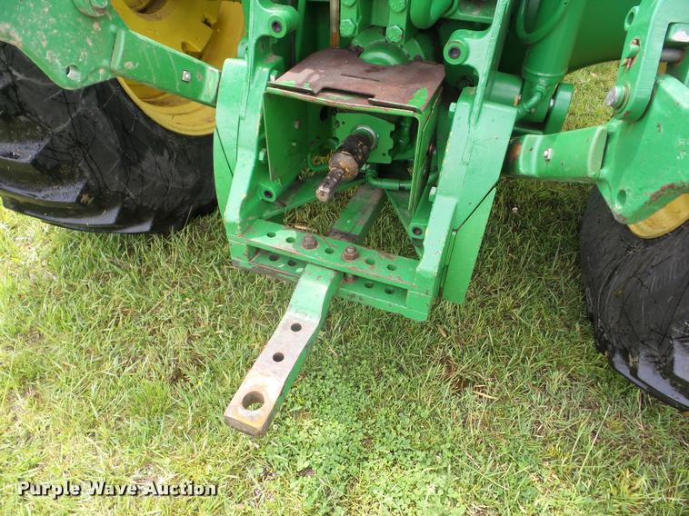 image for item J8639 1997 John Deere 8100 MFWD tractor