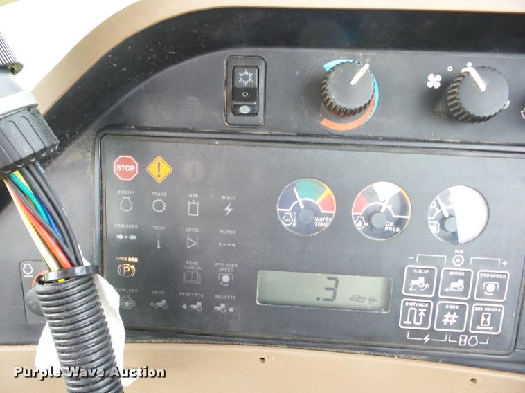 image for item J8639 1997 John Deere 8100 MFWD tractor