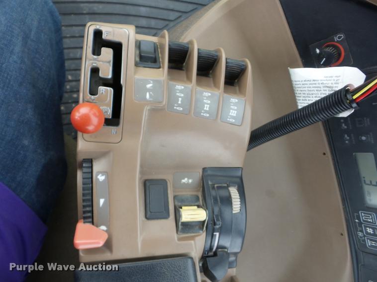 image for item J8639 1997 John Deere 8100 MFWD tractor