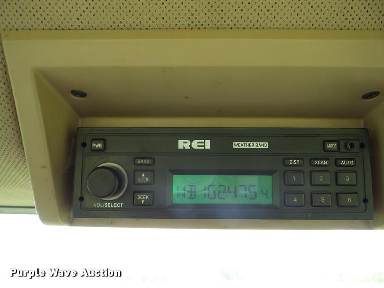 image for item J8639 1997 John Deere 8100 MFWD tractor