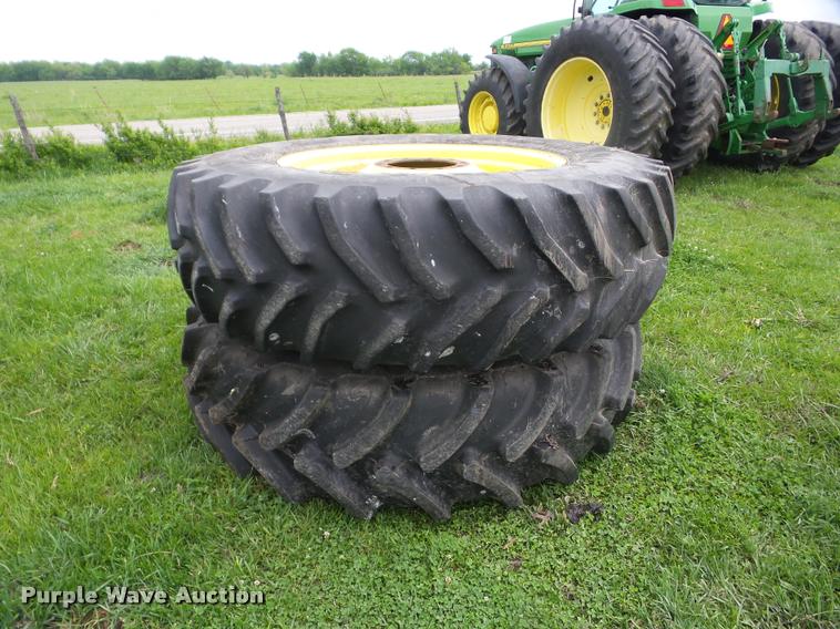 image for item J8639 1997 John Deere 8100 MFWD tractor