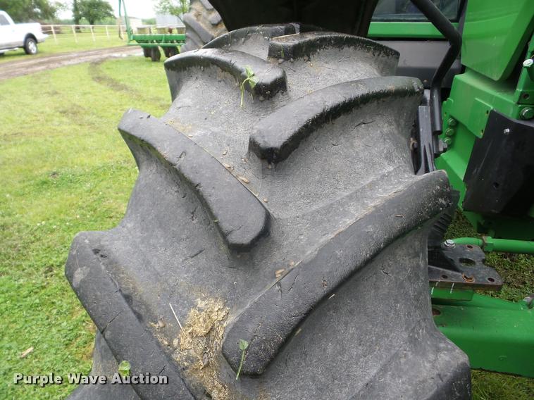 image for item J8640 1996 John Deere 8400 MFWD tractor