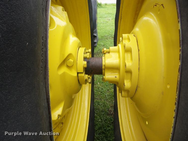 image for item J8640 1996 John Deere 8400 MFWD tractor