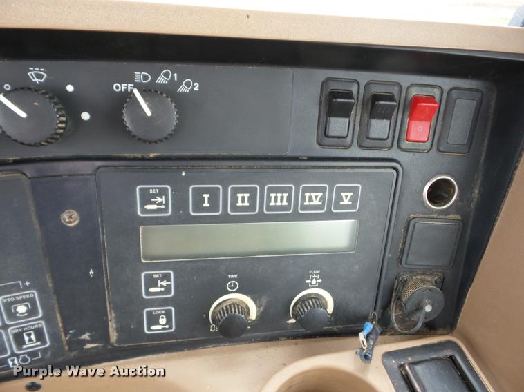 image for item J8640 1996 John Deere 8400 MFWD tractor