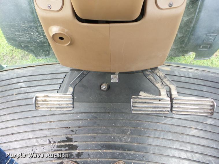 image for item J8640 1996 John Deere 8400 MFWD tractor