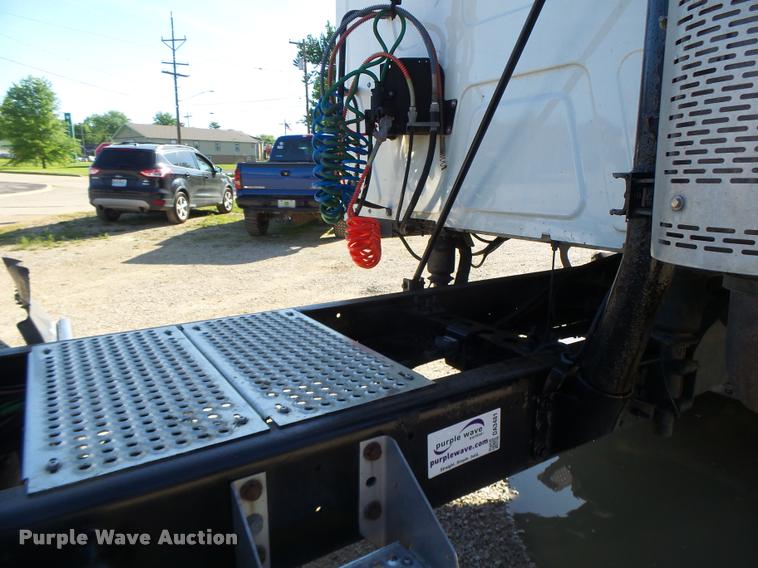 image for item DA3481 2012 International ProStar semi truck