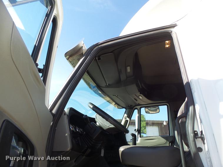 image for item DA3481 2012 International ProStar semi truck