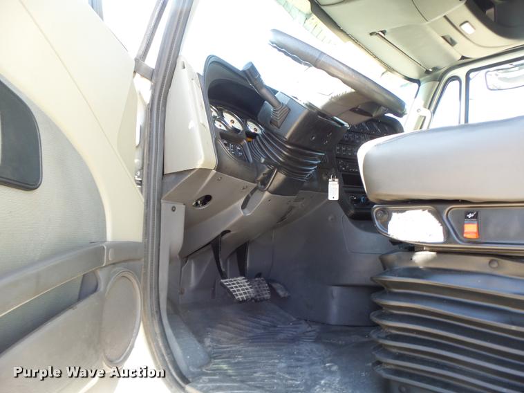 image for item DA3481 2012 International ProStar semi truck