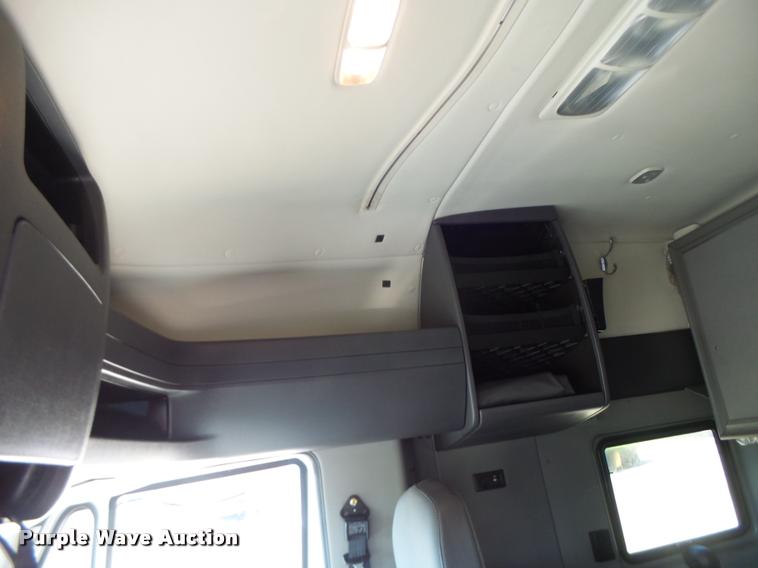 image for item DA3481 2012 International ProStar semi truck