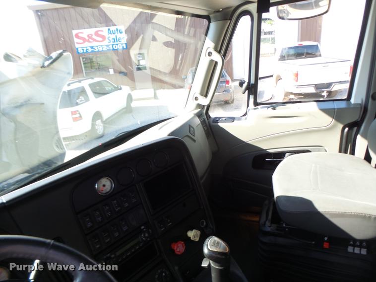 image for item DA3481 2012 International ProStar semi truck