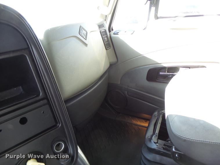 image for item DA3481 2012 International ProStar semi truck