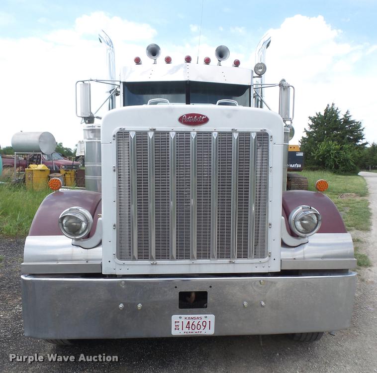image for item DA6327 1996 Peterbilt 379 semi truck