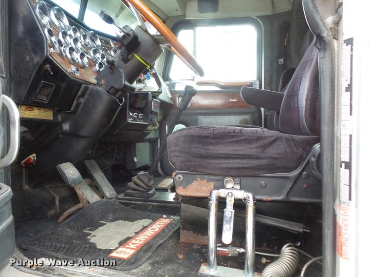 image for item DA6327 1996 Peterbilt 379 semi truck