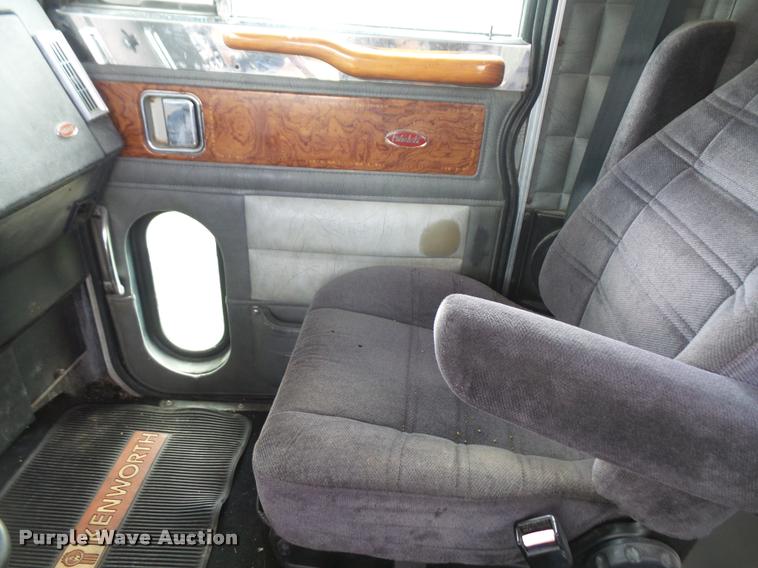 image for item DA6327 1996 Peterbilt 379 semi truck