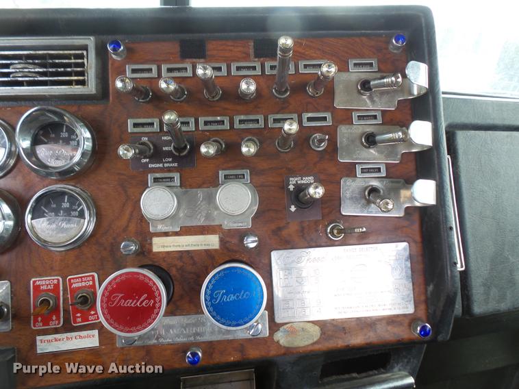image for item DA6327 1996 Peterbilt 379 semi truck