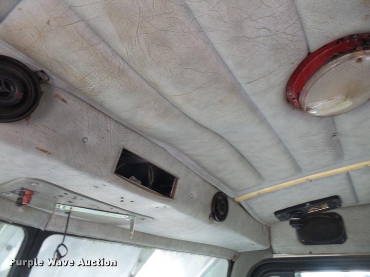 image for item DA6327 1996 Peterbilt 379 semi truck