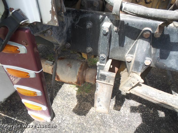 image for item DA6327 1996 Peterbilt 379 semi truck