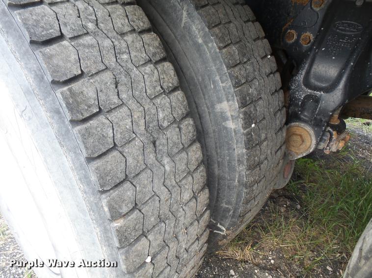 image for item DA6327 1996 Peterbilt 379 semi truck