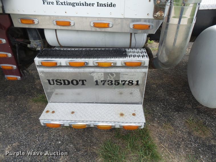 image for item DA6327 1996 Peterbilt 379 semi truck