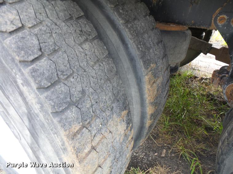 image for item DA6327 1996 Peterbilt 379 semi truck