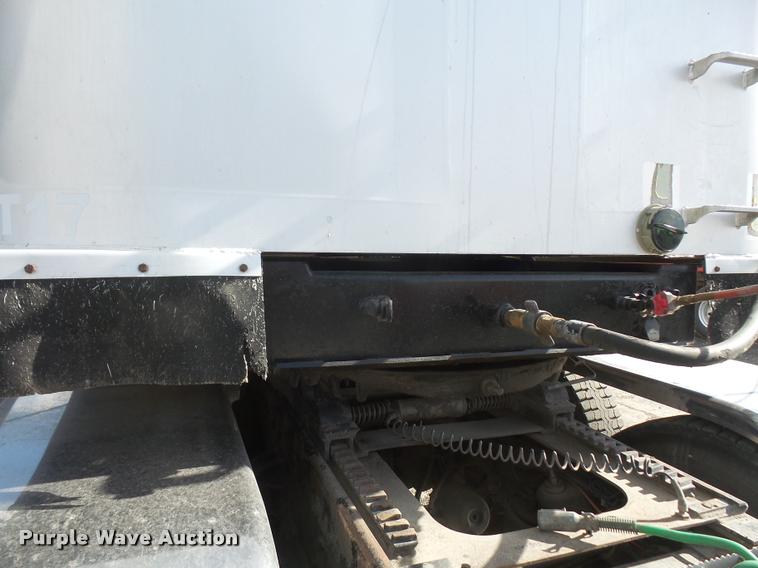 image for item DA6333 1992 CMC end dump trailer