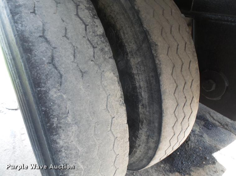 image for item DA6333 1992 CMC end dump trailer