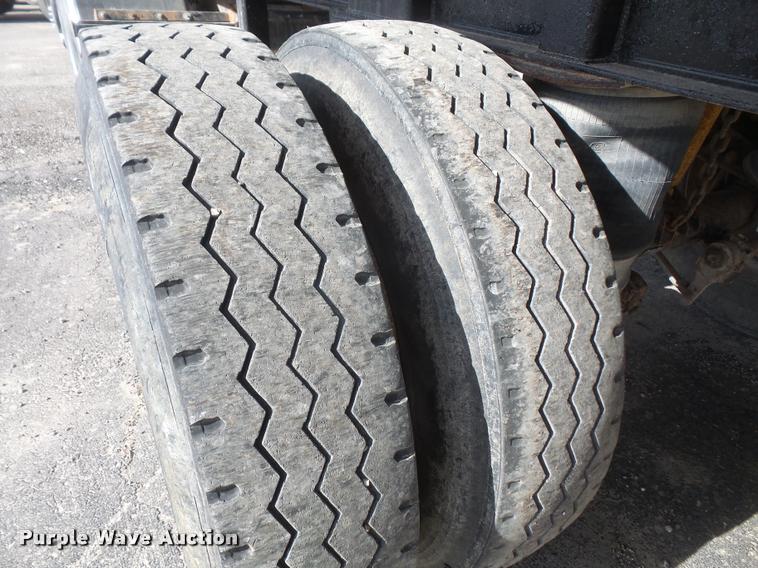 image for item DA6333 1992 CMC end dump trailer