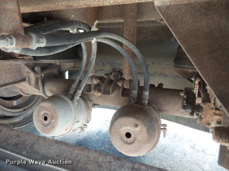 image for item DA6333 1992 CMC end dump trailer